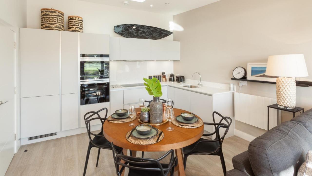 2 Woolacombe West - Luxury Apartment At Byron Woolacombe, Only 4 Minute Walk To Woolacombe Beach! エクステリア 写真
